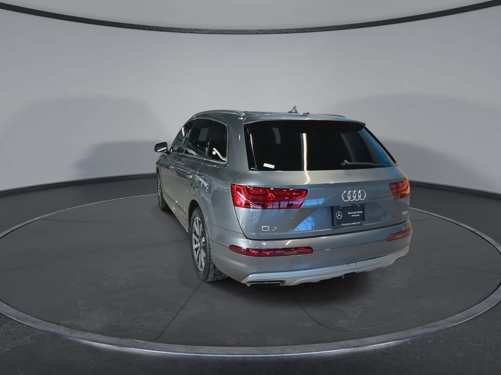 Thumbnail: 2017 Audi Q7 - 9