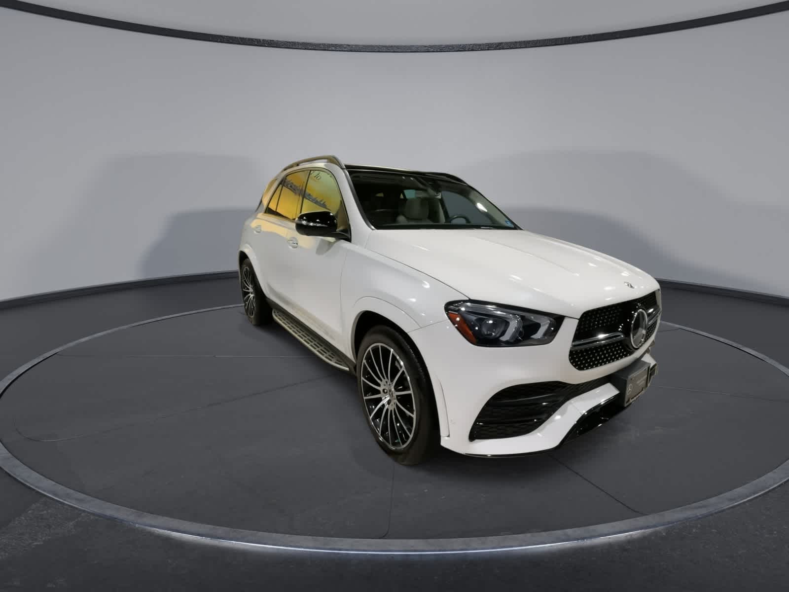 Thumbnail: 2020 Mercedes-Benz GLE - 3