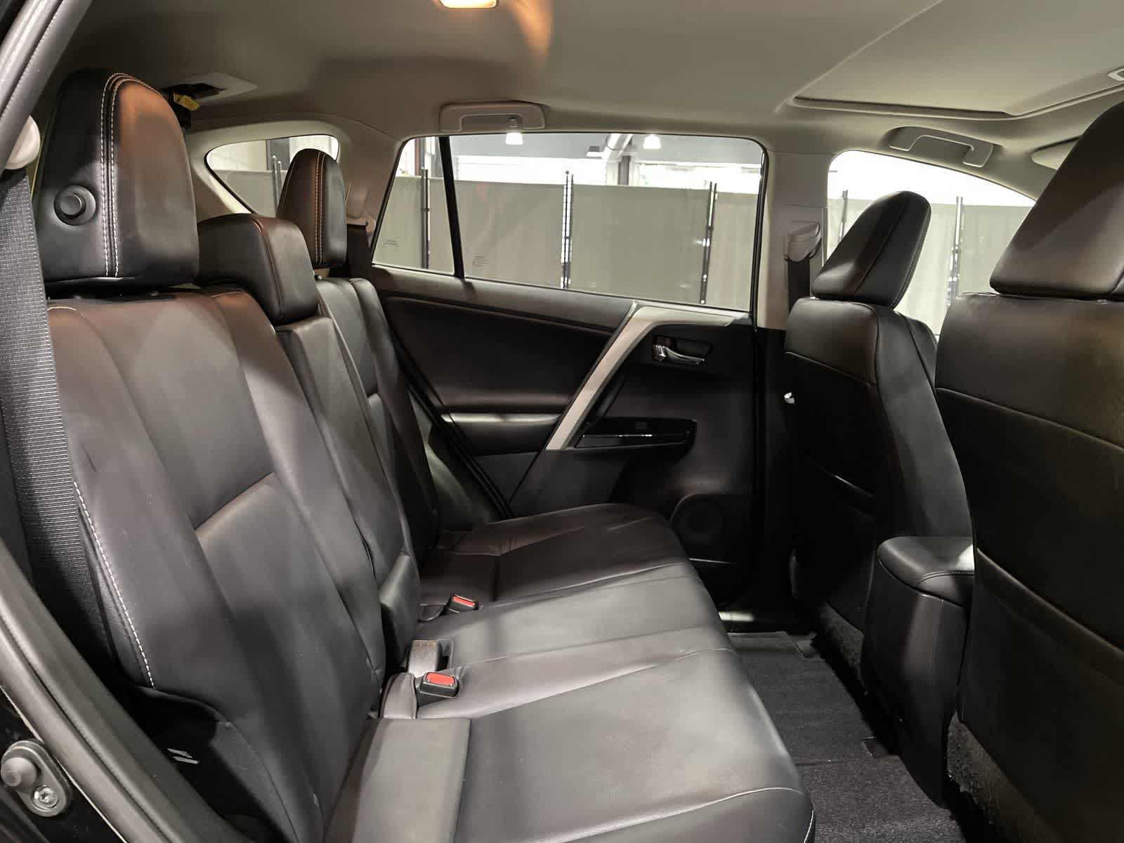 Thumbnail: 2016 Toyota RAV4 - 25