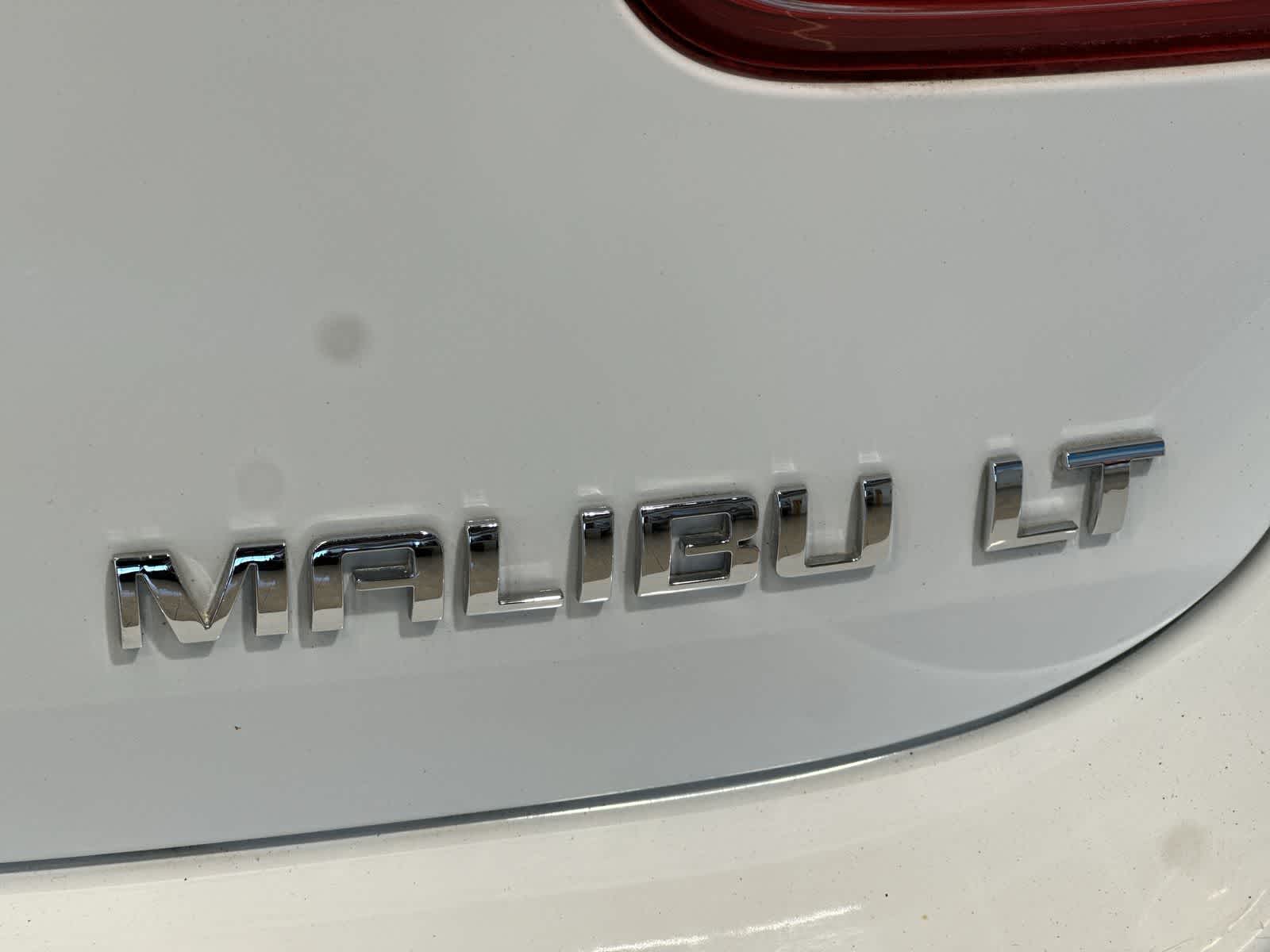 Thumbnail: 2016 Chevrolet Malibu - 19