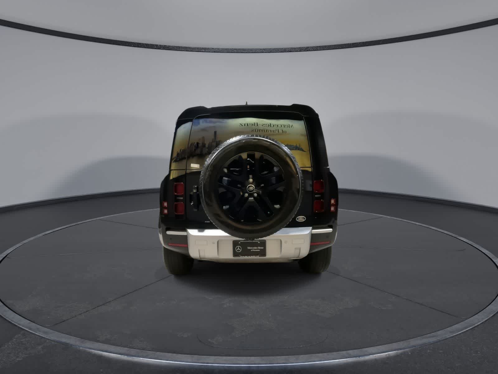 Thumbnail: 2023 Land Rover Defender - 11