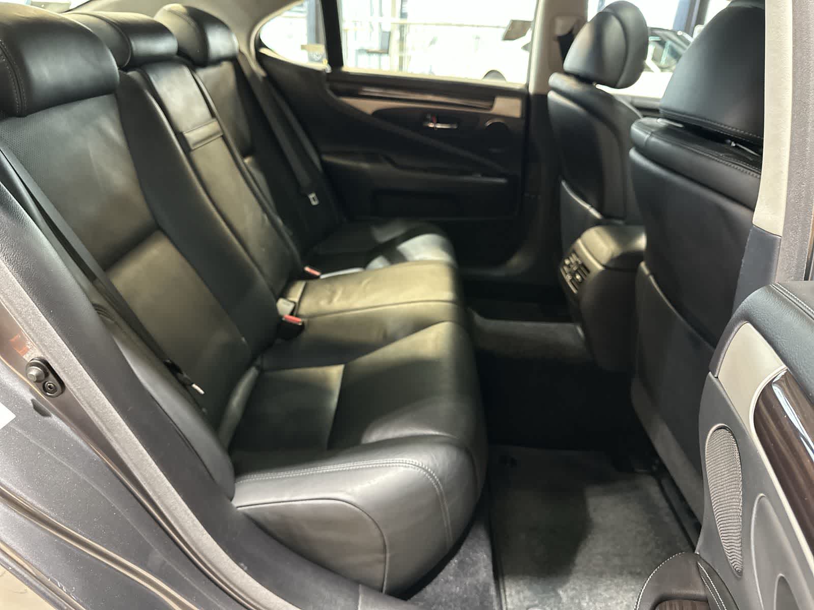 Thumbnail: 2016 Lexus LS - 25