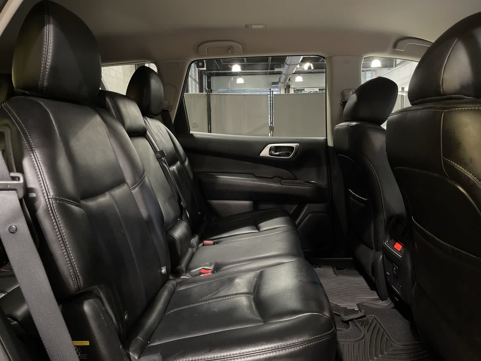 Thumbnail: 2015 Nissan Pathfinder - 24