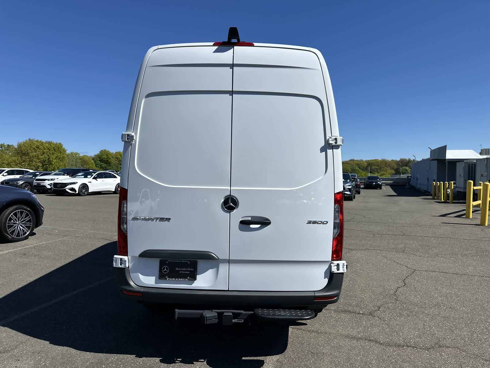 Thumbnail: 2025 Mercedes-Benz Sprinter - 17