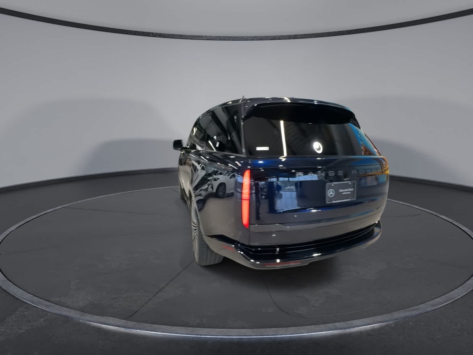 Thumbnail: 2024 Land Rover Range Rover - 8