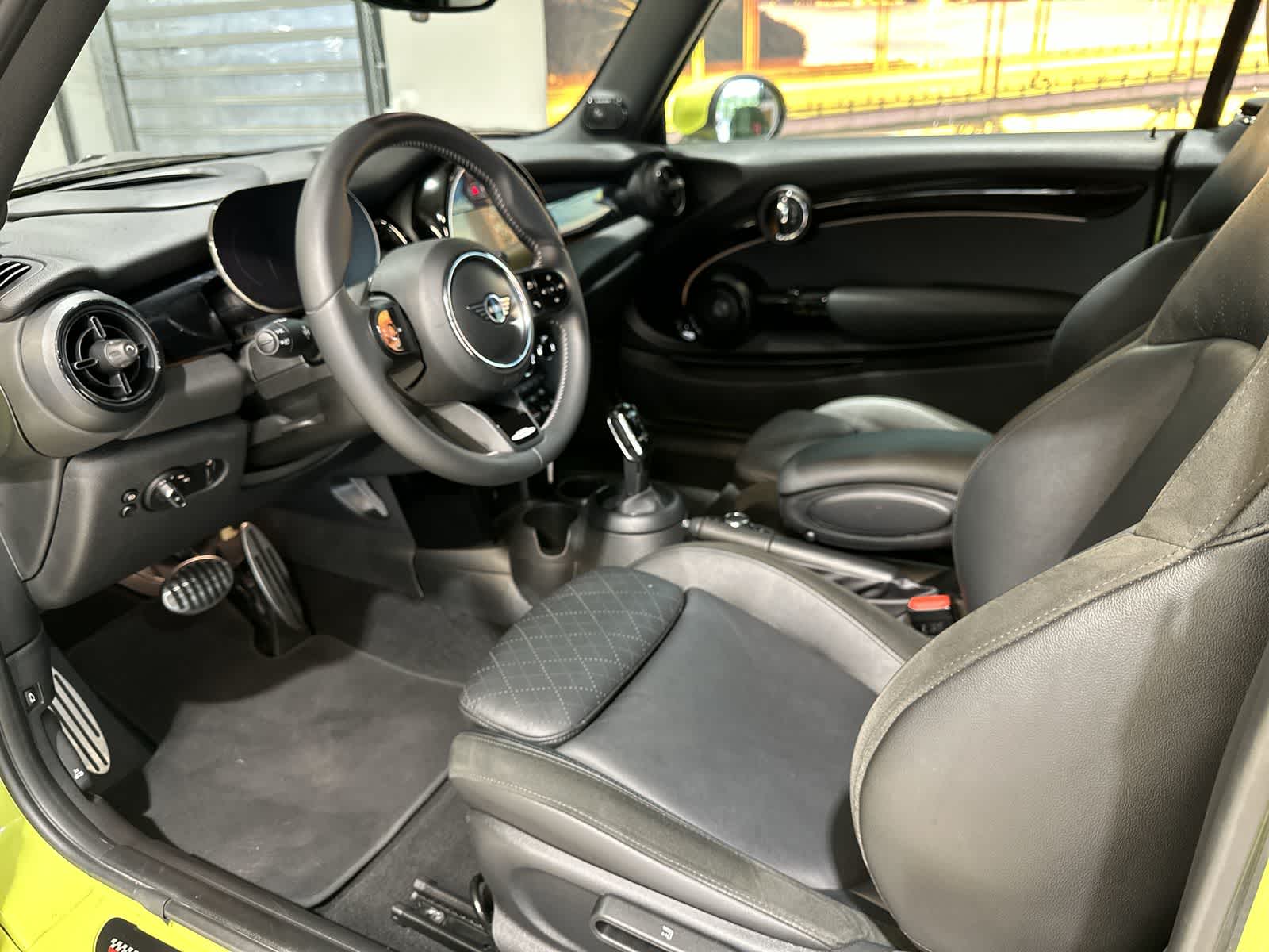 Thumbnail: 2023 MINI Cooper Convertible - 14