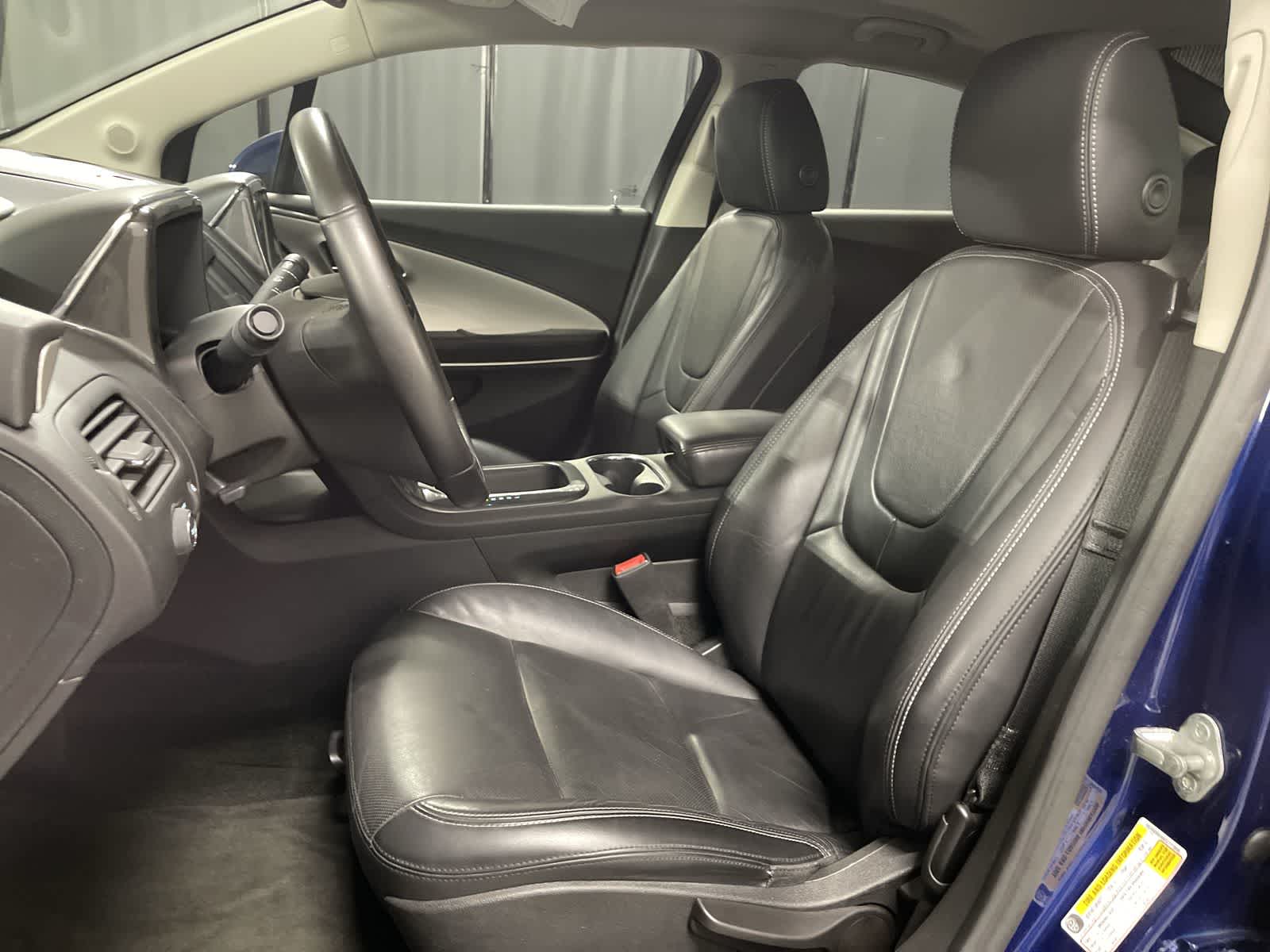 Thumbnail: 2012 Chevrolet Volt - 23