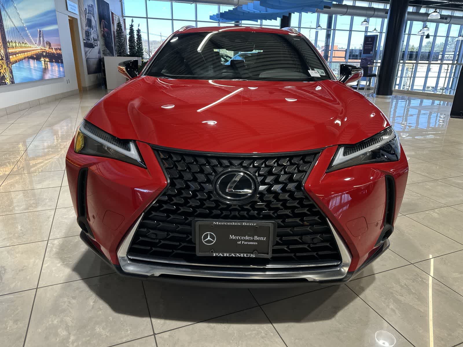 Thumbnail: 2023 Lexus UX - 18