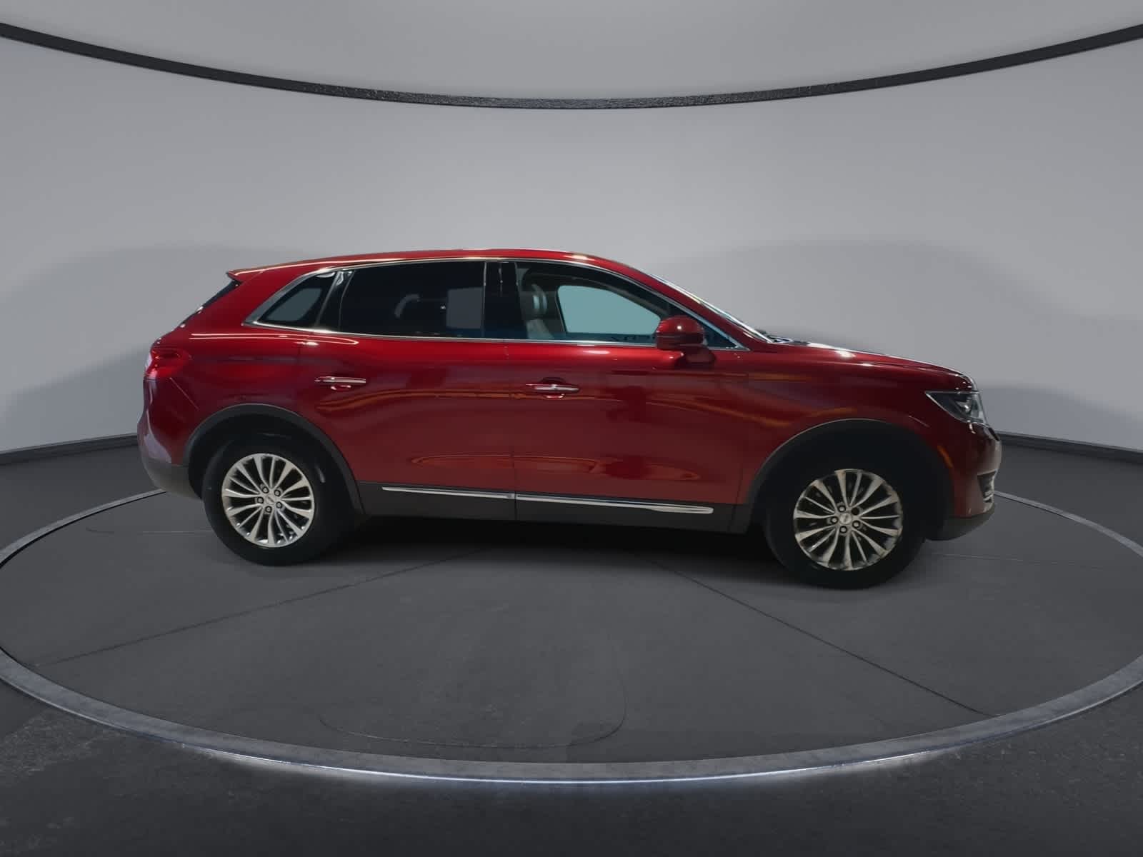 Thumbnail: 2016 Lincoln MKX - 13