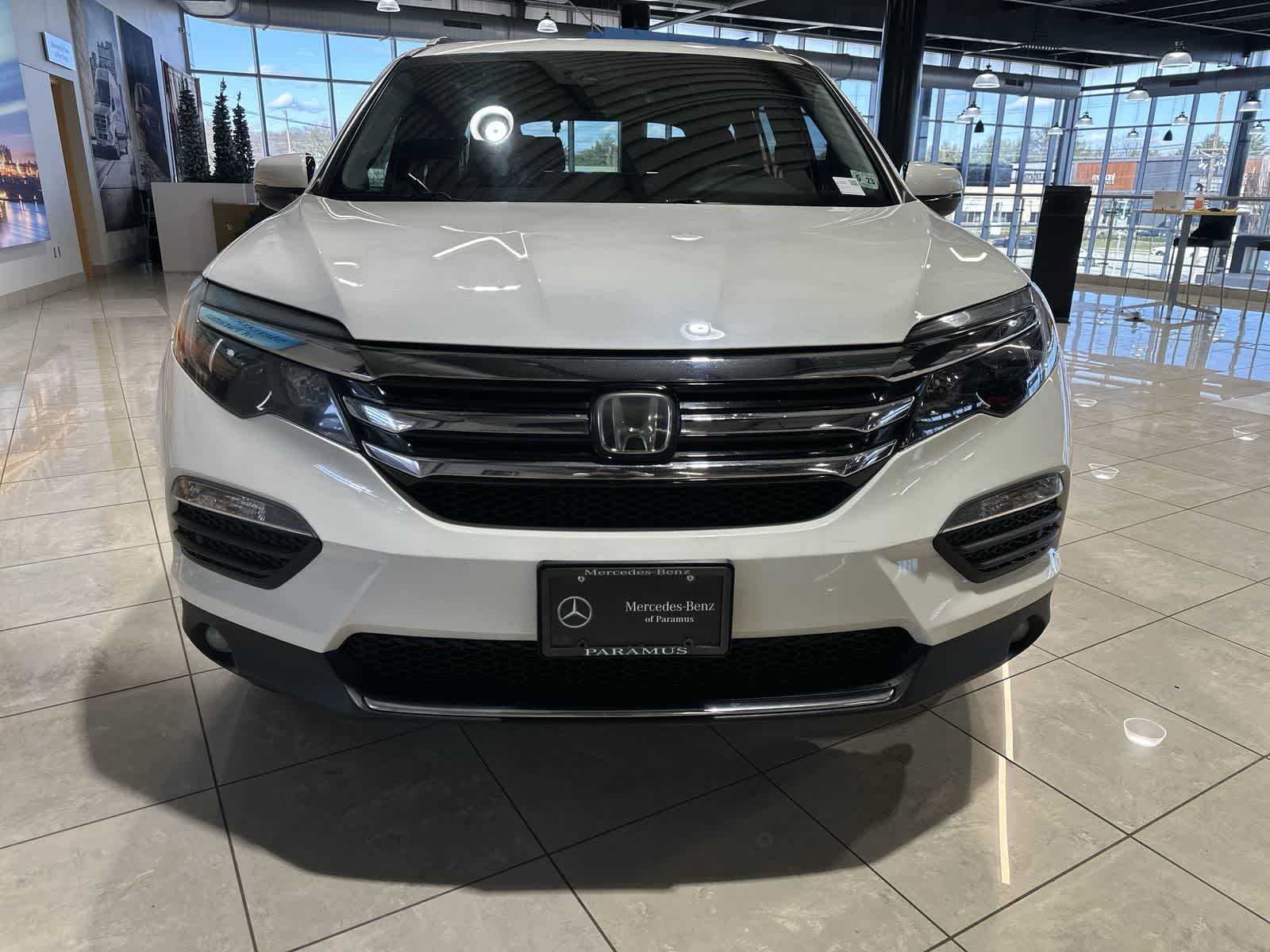 Thumbnail: 2017 Honda Pilot - 18