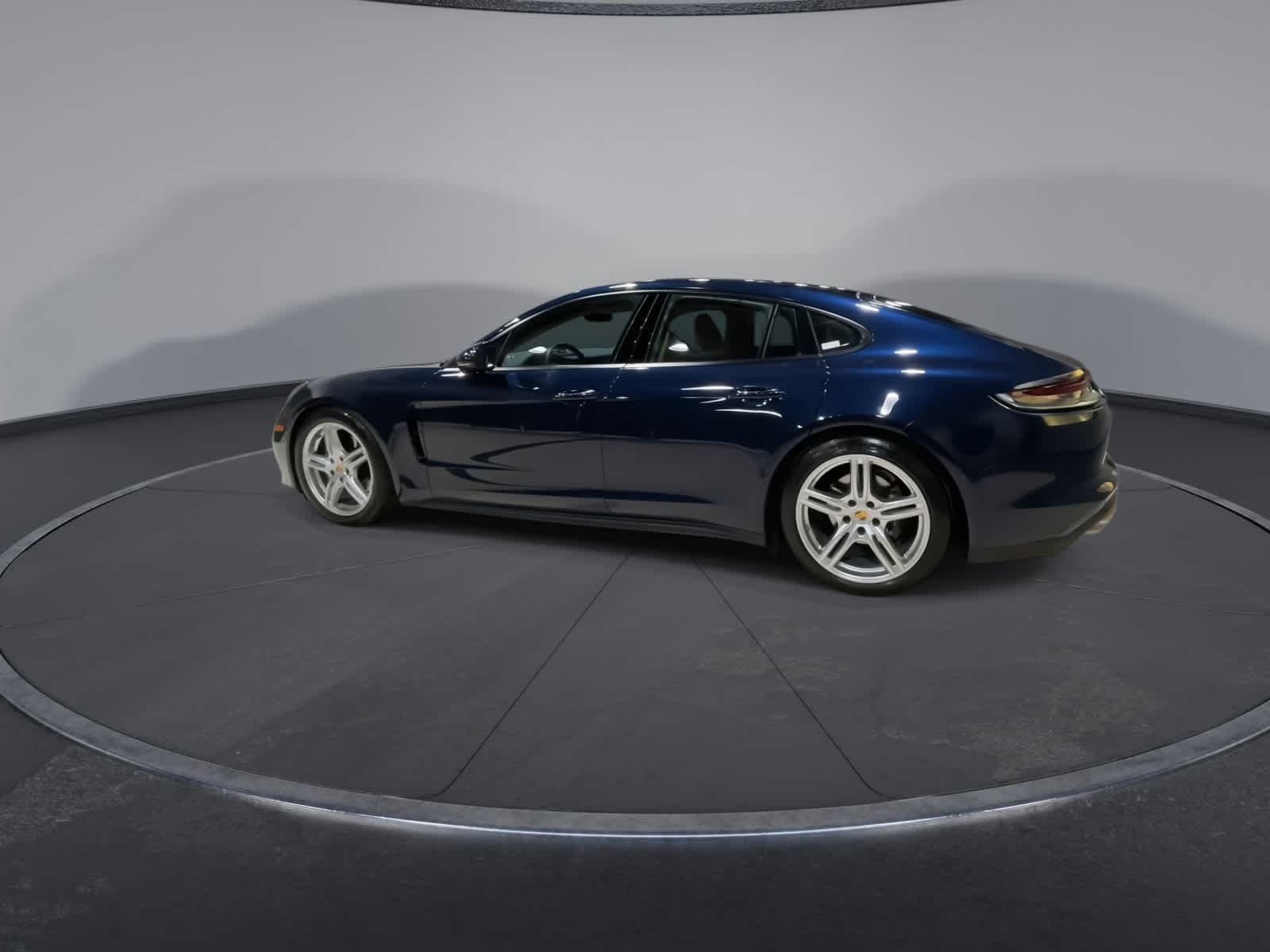 Thumbnail: 2022 Porsche Panamera - 9