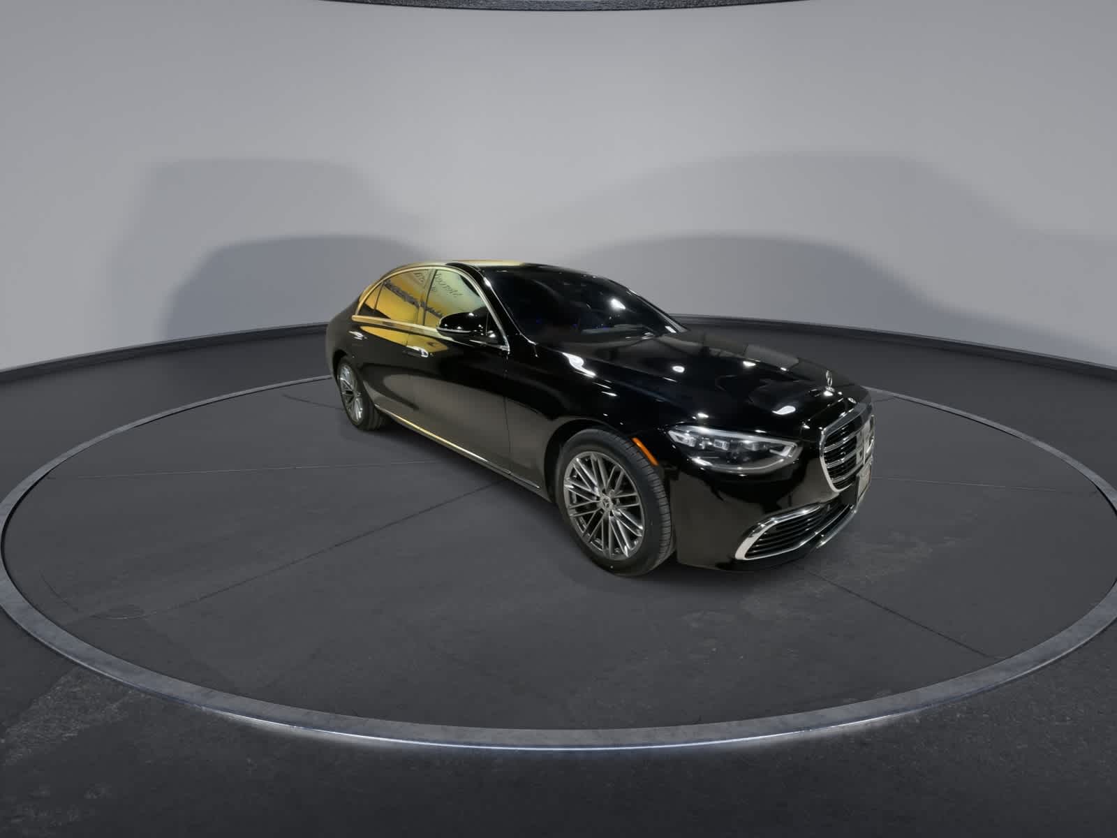 Thumbnail: 2022 Mercedes-Benz S-Class - 3
