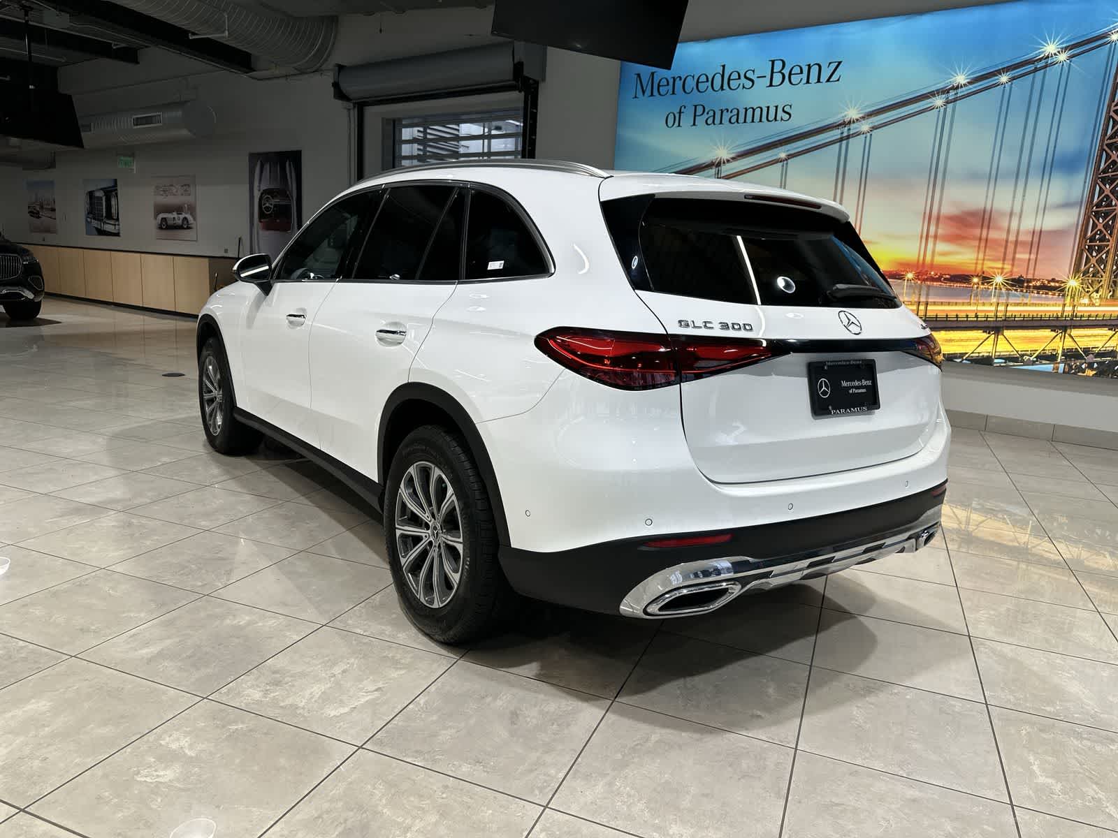 Thumbnail: 2024 Mercedes-Benz GLC - 16