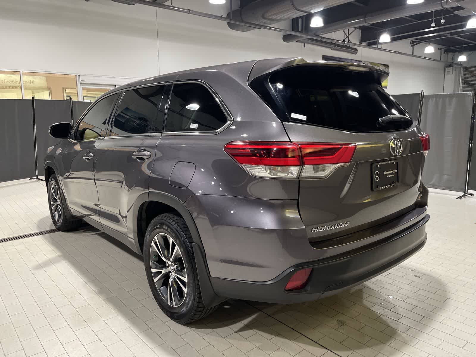 Thumbnail: 2017 Toyota Highlander - 16