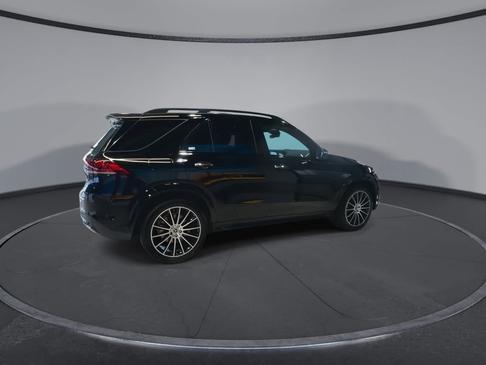 Thumbnail: 2022 Mercedes-Benz GLE - 2