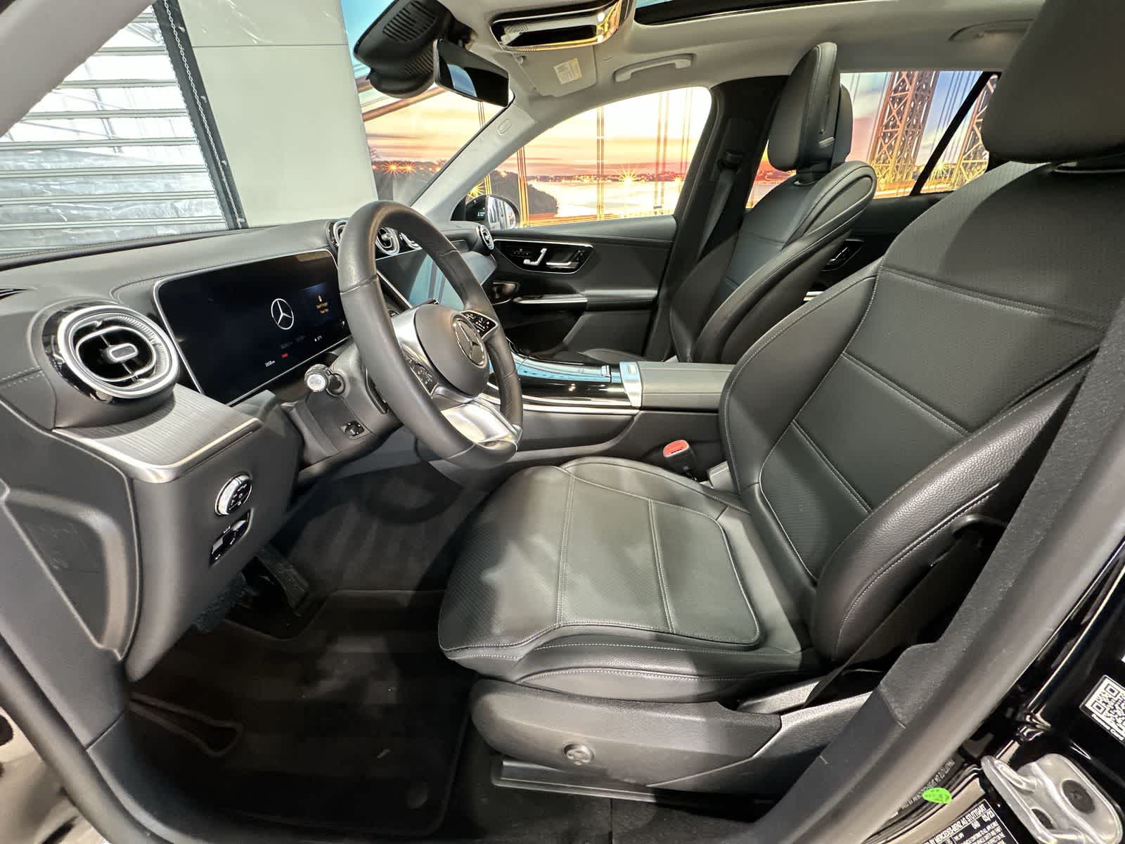 Thumbnail: 2023 Mercedes-Benz GLC - 14