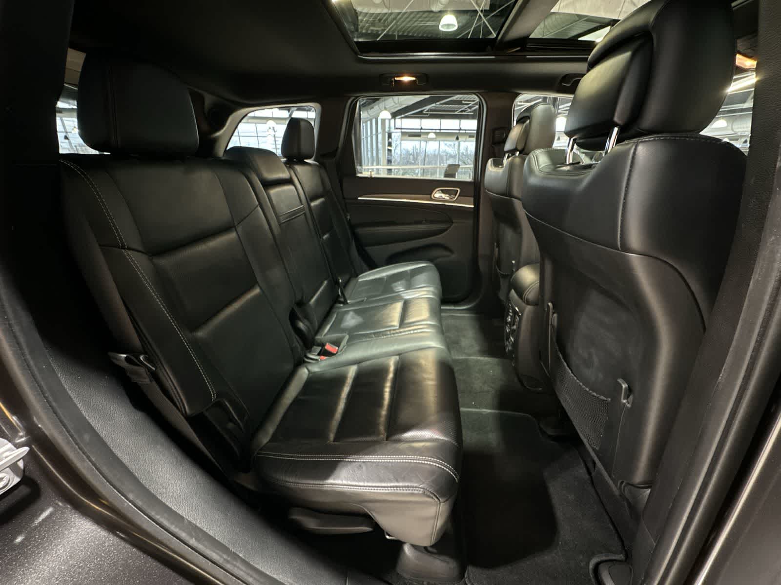 Thumbnail: 2015 Jeep Grand Cherokee - 25