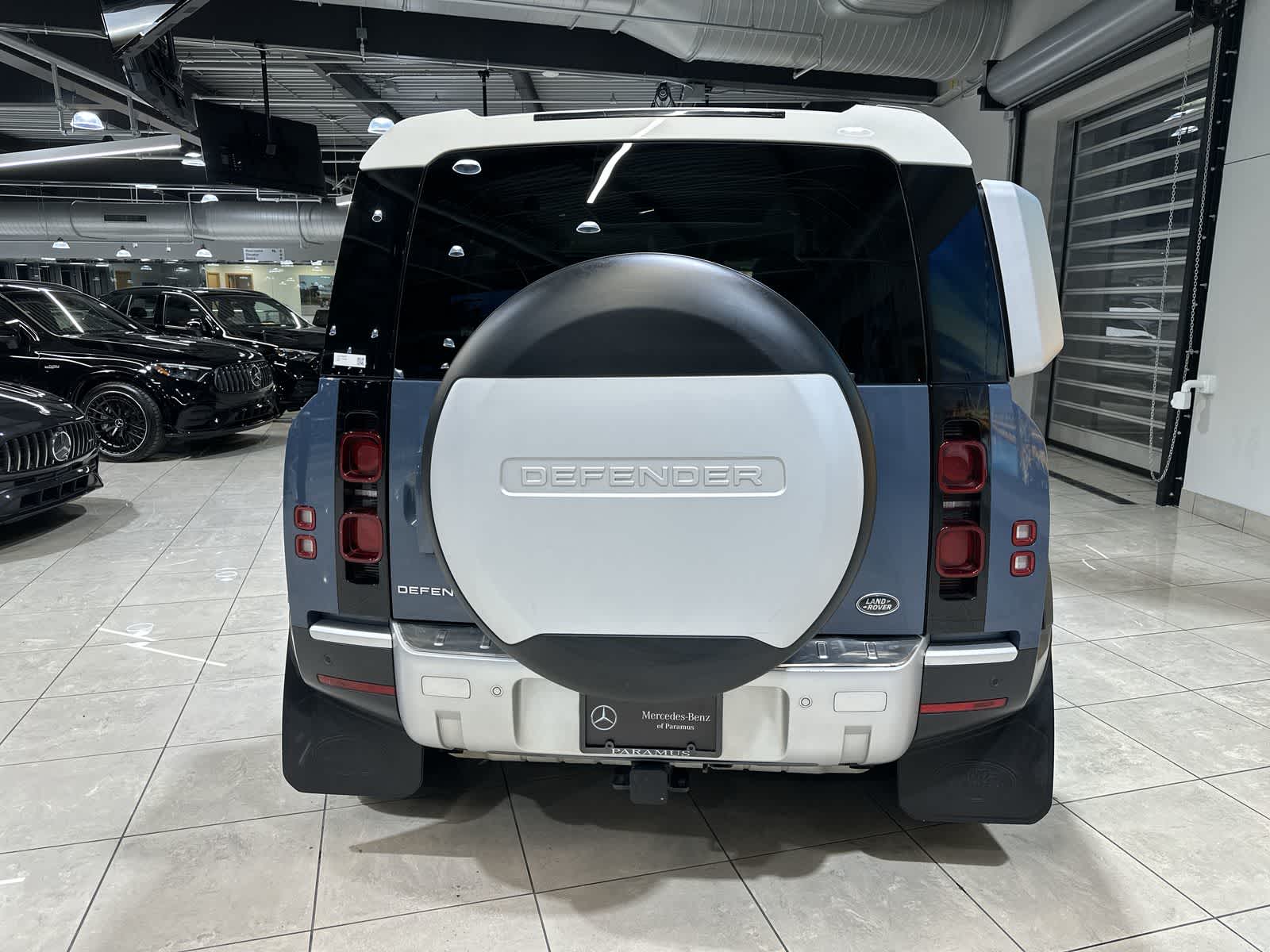 Thumbnail: 2020 Land Rover Defender - 17