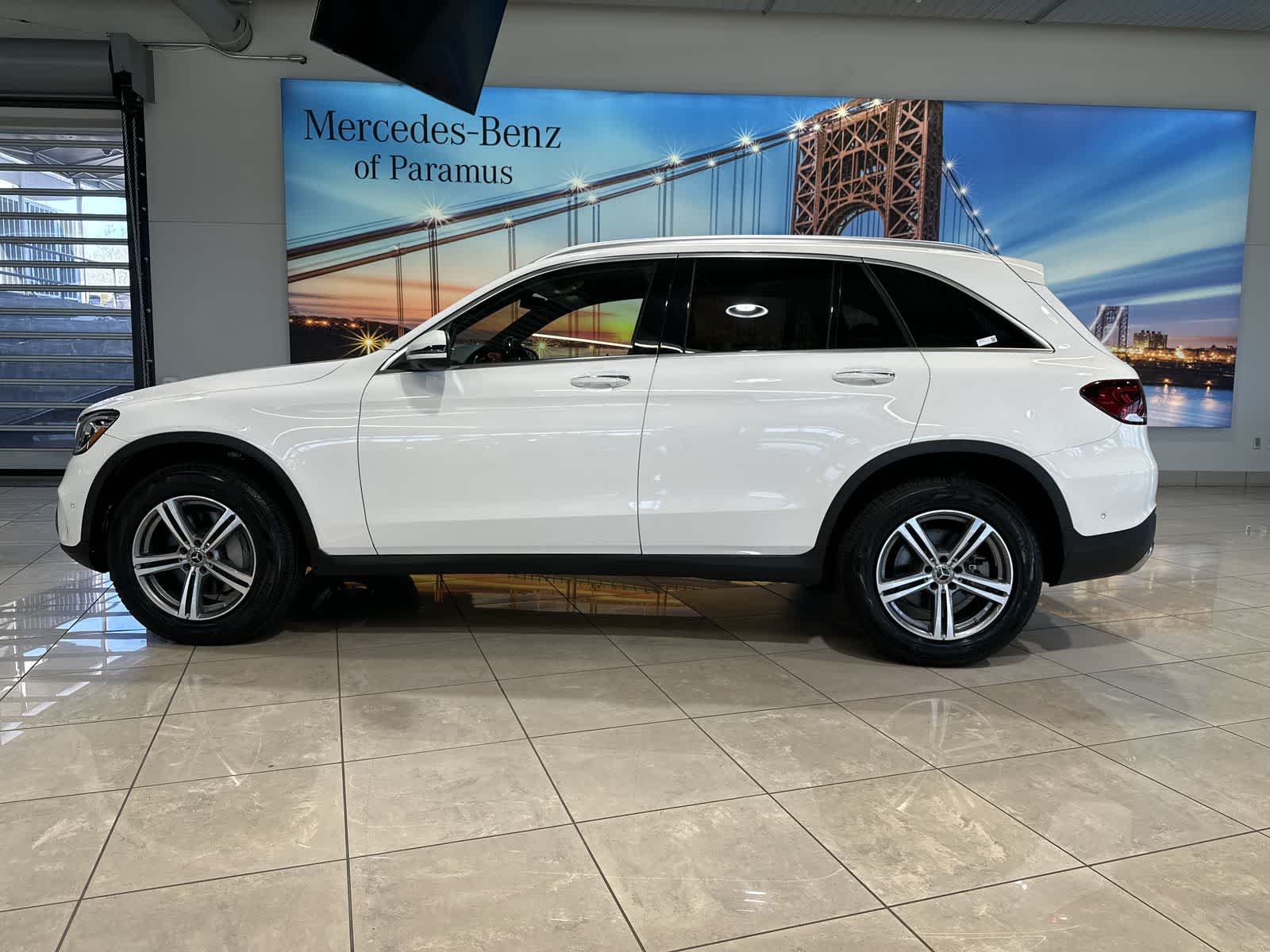 Thumbnail: 2022 Mercedes-Benz GLC - 15