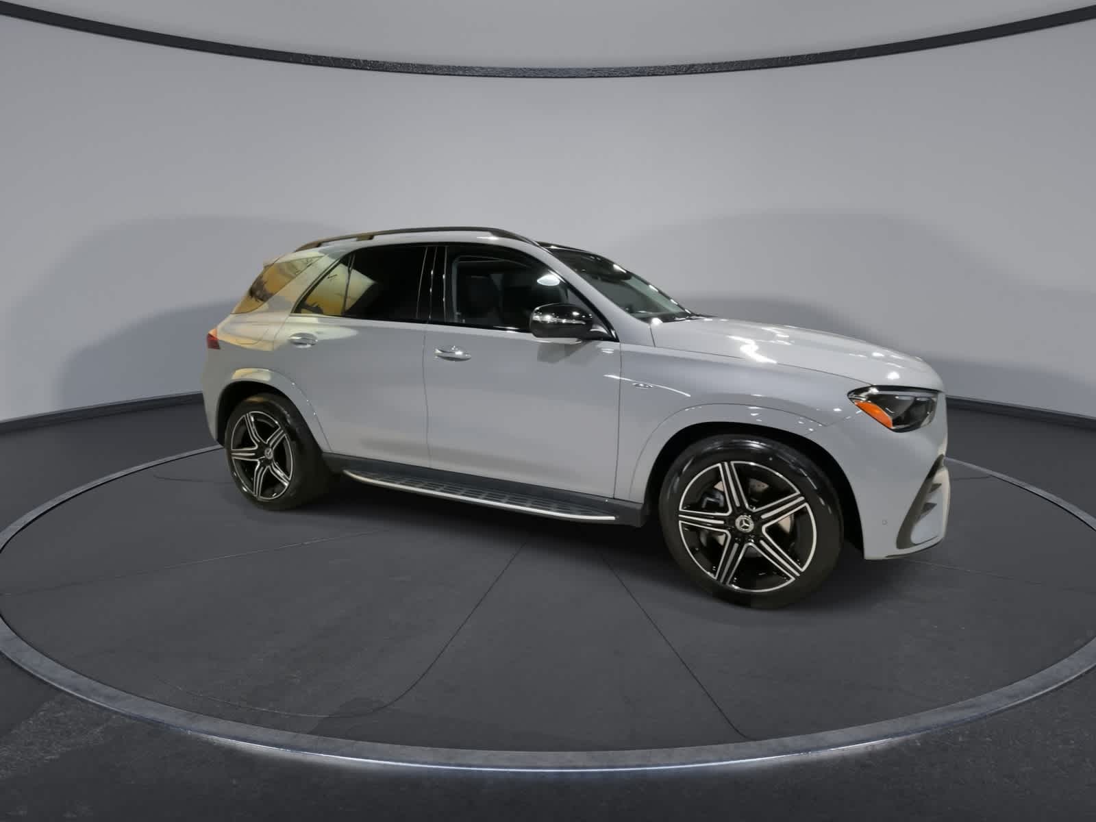 Thumbnail: 2025 Mercedes-Benz GLE - 2