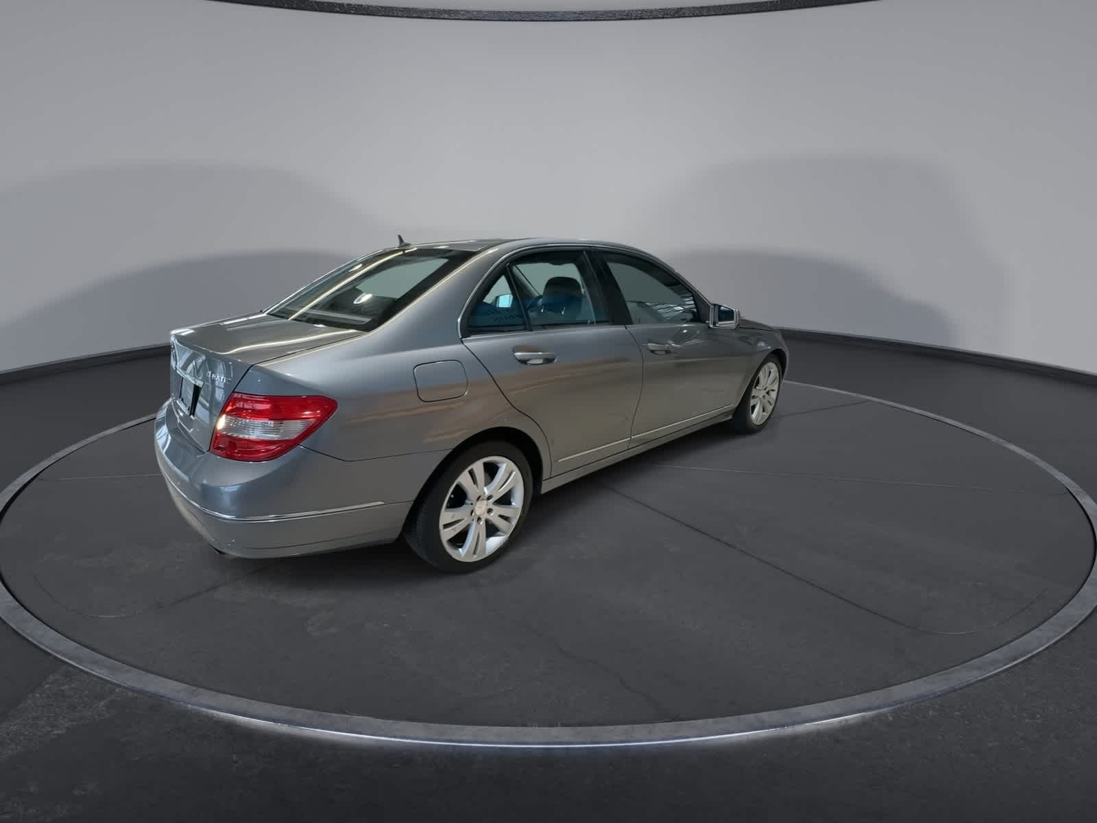 Thumbnail: 2011 Mercedes-Benz C-Class - 11