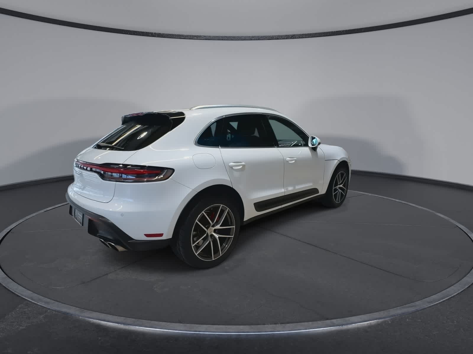 Thumbnail: 2023 Porsche Macan - 11