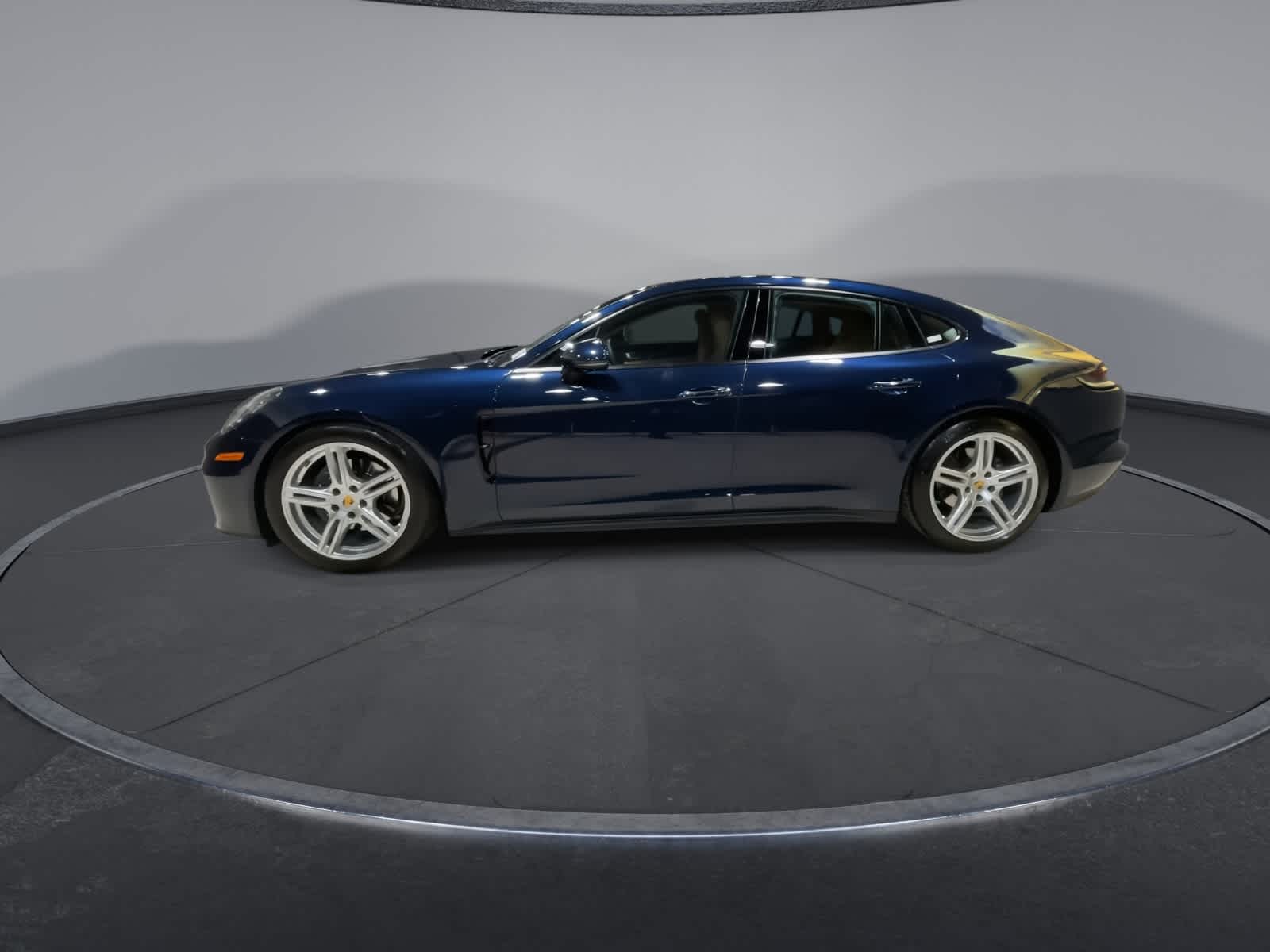 Thumbnail: 2022 Porsche Panamera - 8