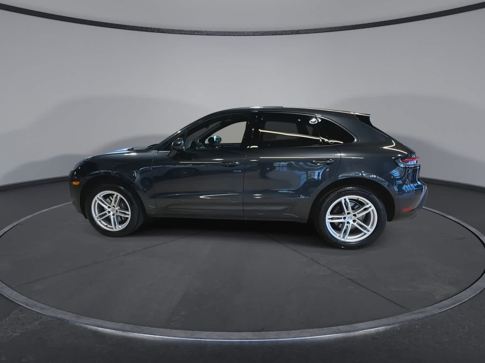 Thumbnail: 2023 Porsche Macan - 7