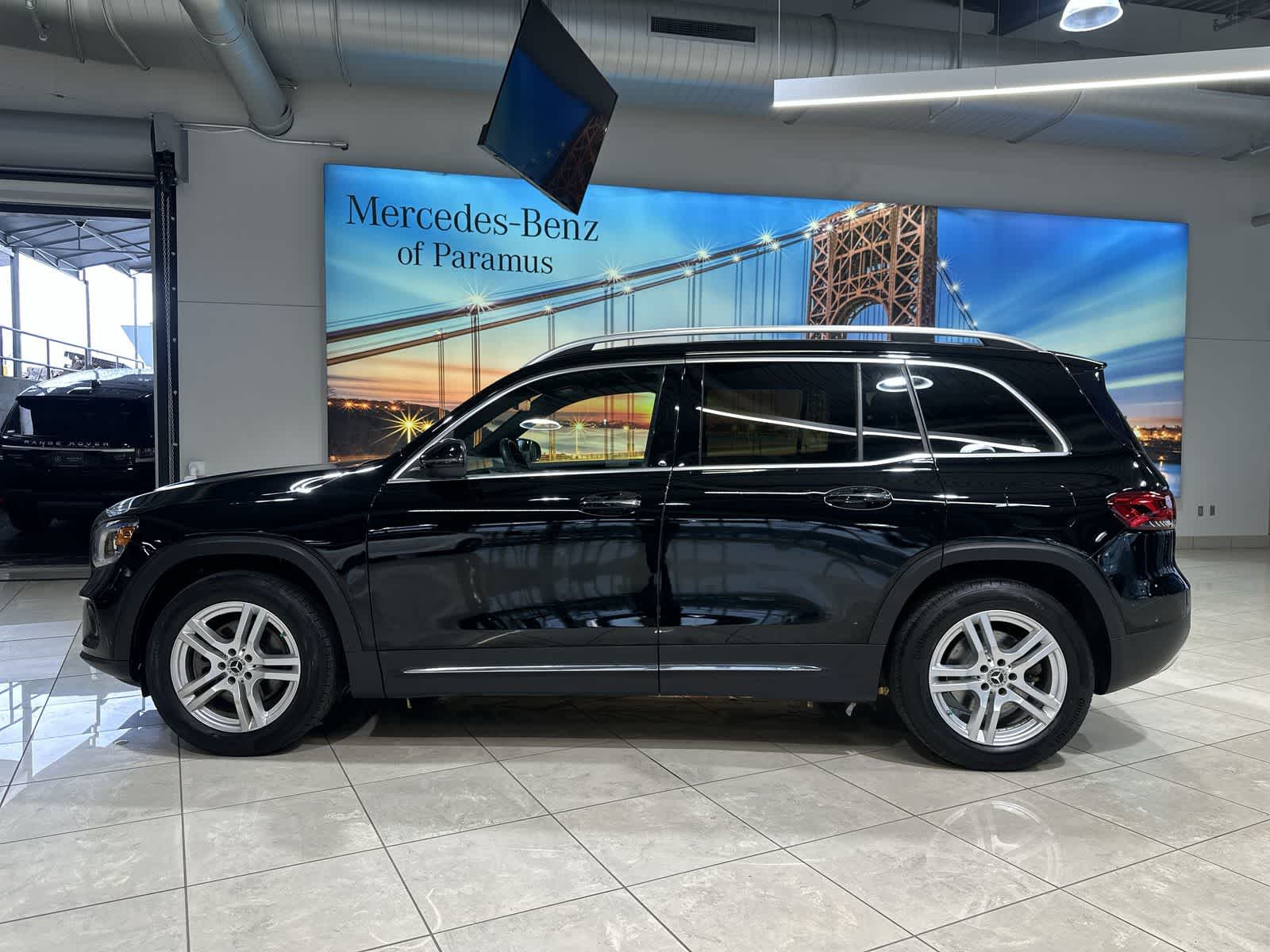 Thumbnail: 2021 Mercedes-Benz GLB - 15