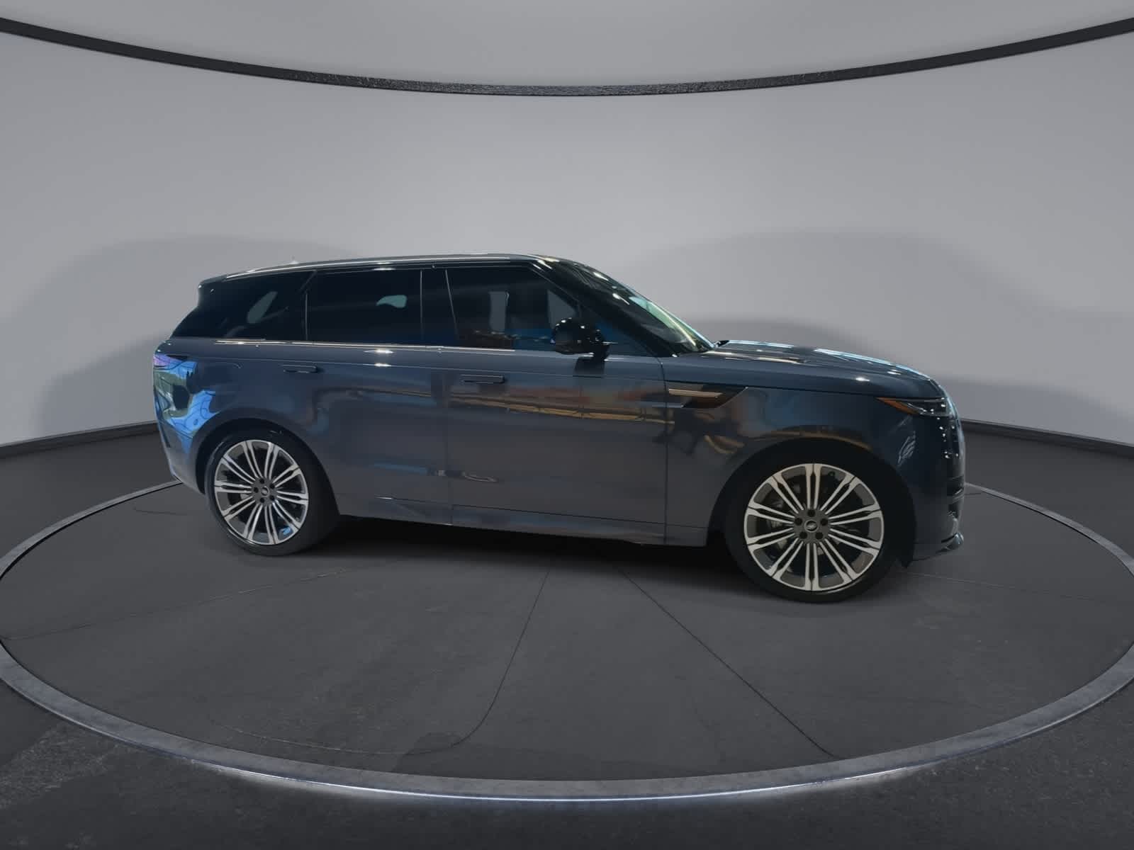 Thumbnail: 2025 Land Rover Range Rover Sport - 13
