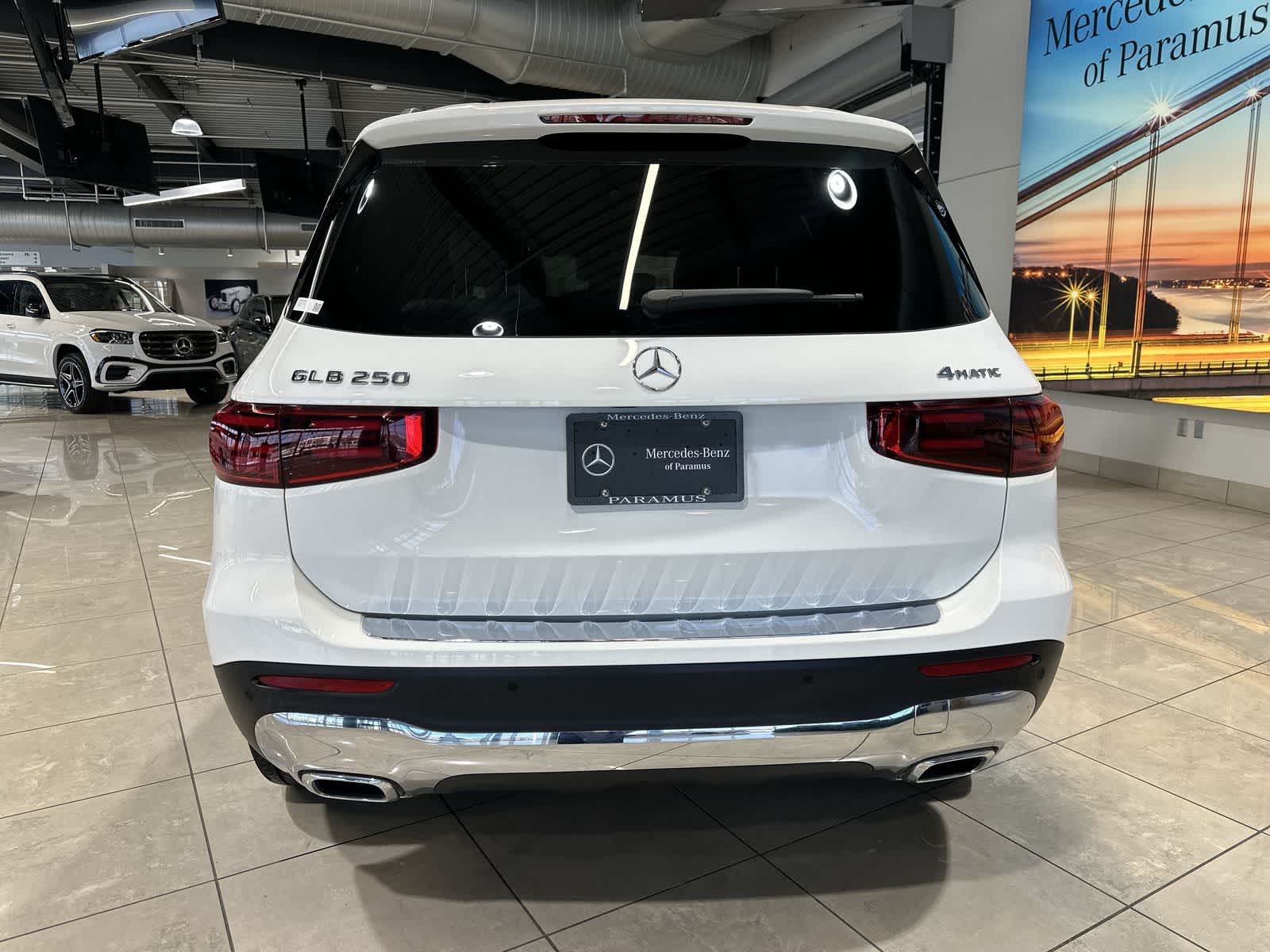 Thumbnail: 2025 Mercedes-Benz GLB - 17