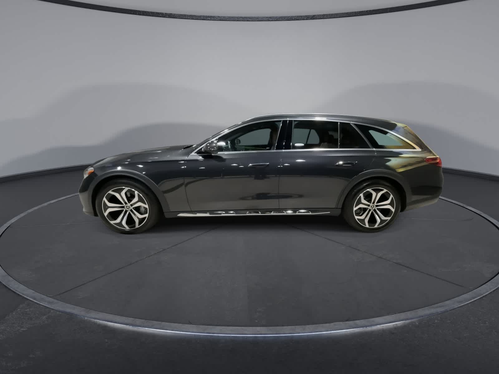 Thumbnail: 2025 Mercedes-Benz E-Class - 8