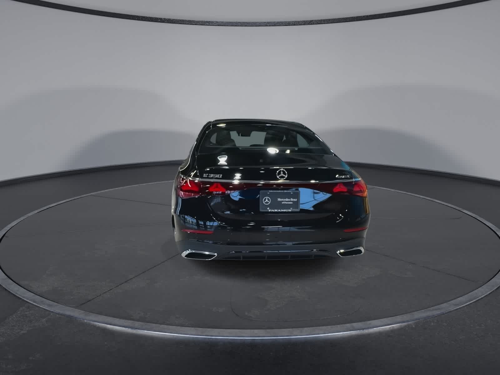 Thumbnail: 2025 Mercedes-Benz E-Class - 9