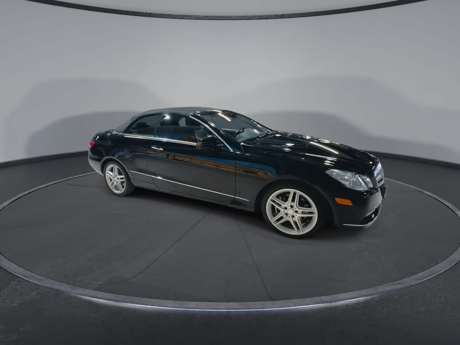 Thumbnail: 2013 Mercedes-Benz E-Class - 13