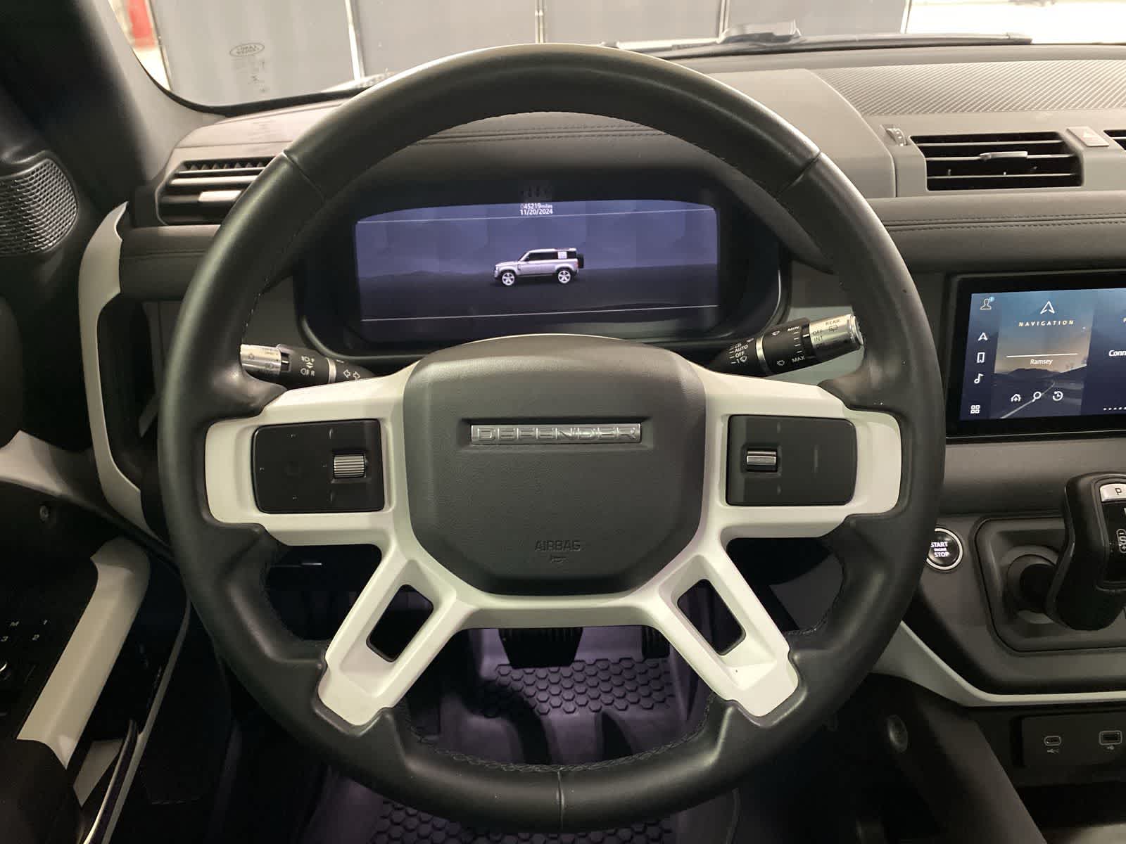 Thumbnail: 2020 Land Rover Defender - 27