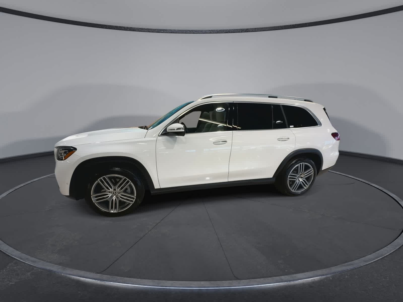 Thumbnail: 2025 Mercedes-Benz GLS - 6