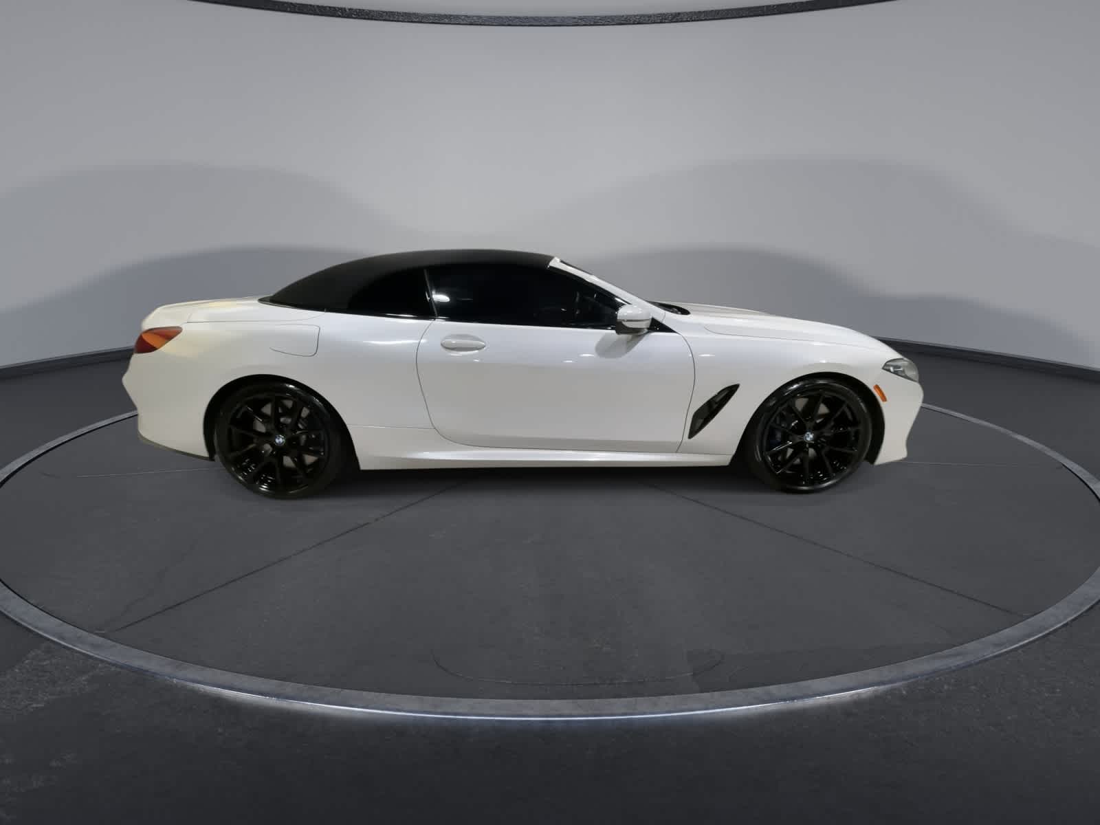 Thumbnail: 2019 BMW 8 Series - 13