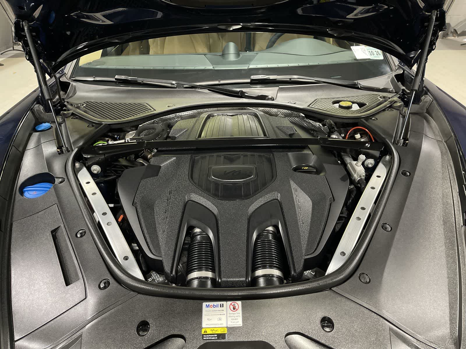 Thumbnail: 2022 Porsche Panamera - 21