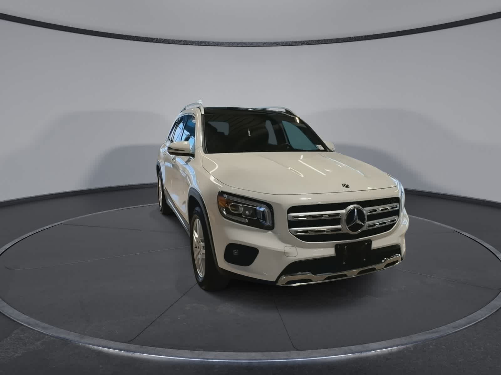 Thumbnail: 2020 Mercedes-Benz GLB - 3