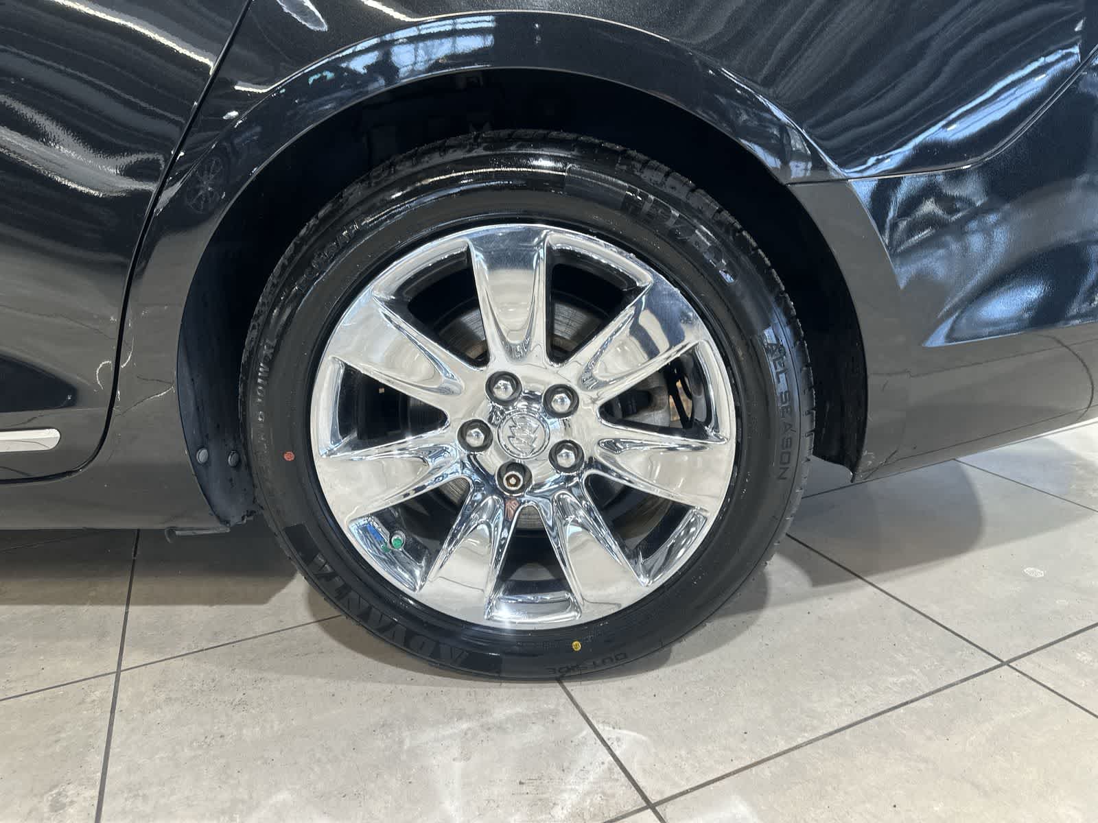 Thumbnail: 2010 Buick LaCrosse - 20