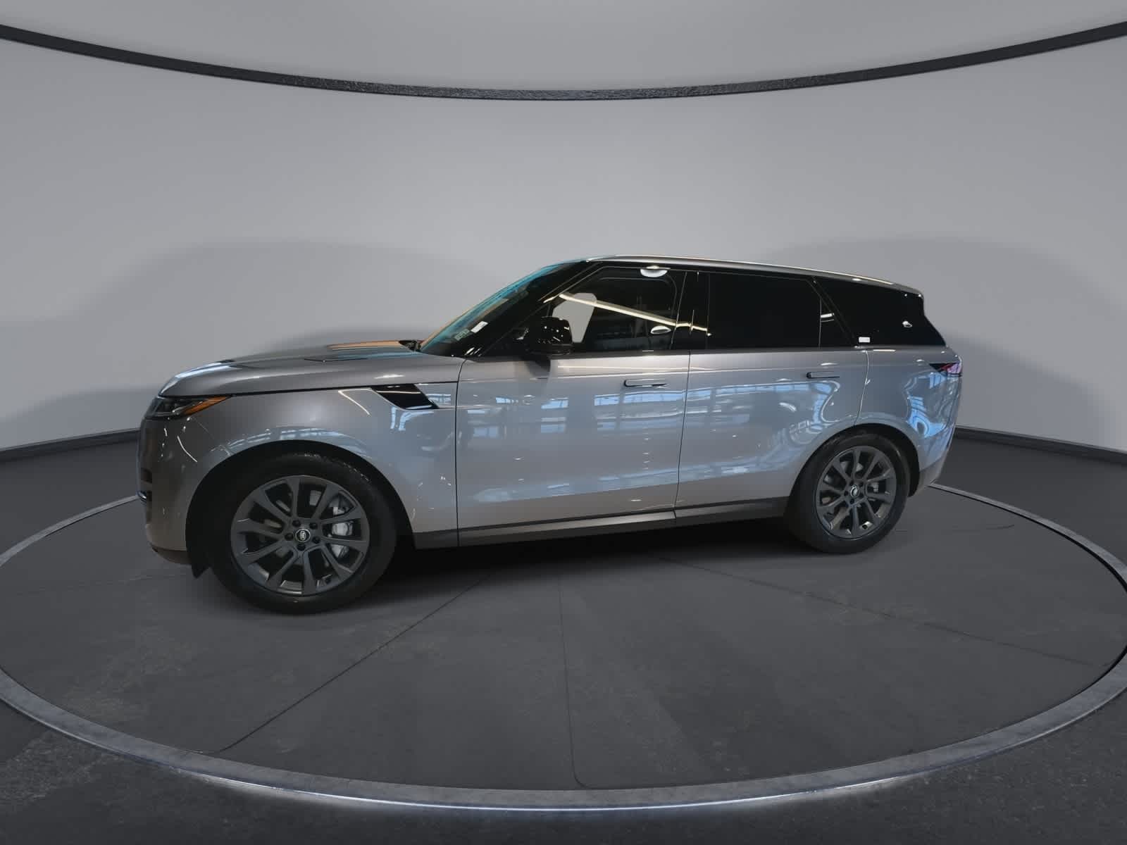 Thumbnail: 2024 Land Rover Range Rover Sport - 6