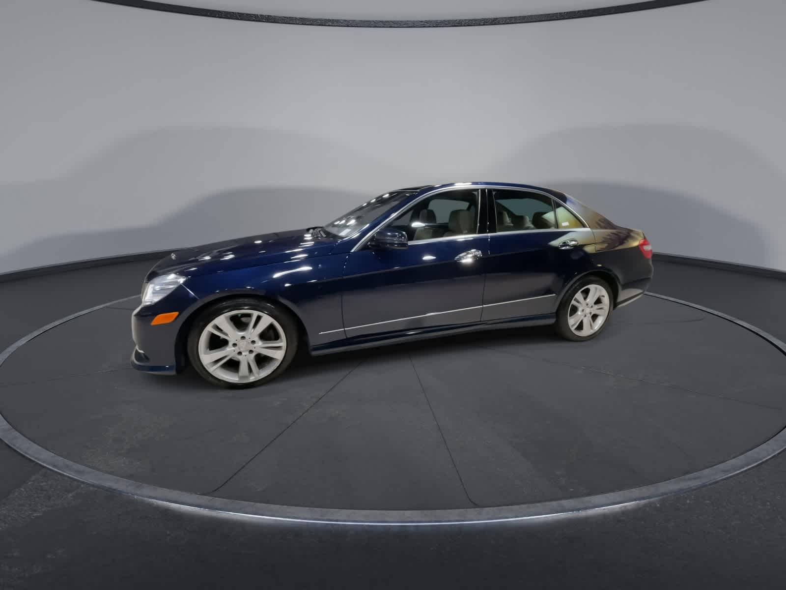 Thumbnail: 2013 Mercedes-Benz E-Class - 6