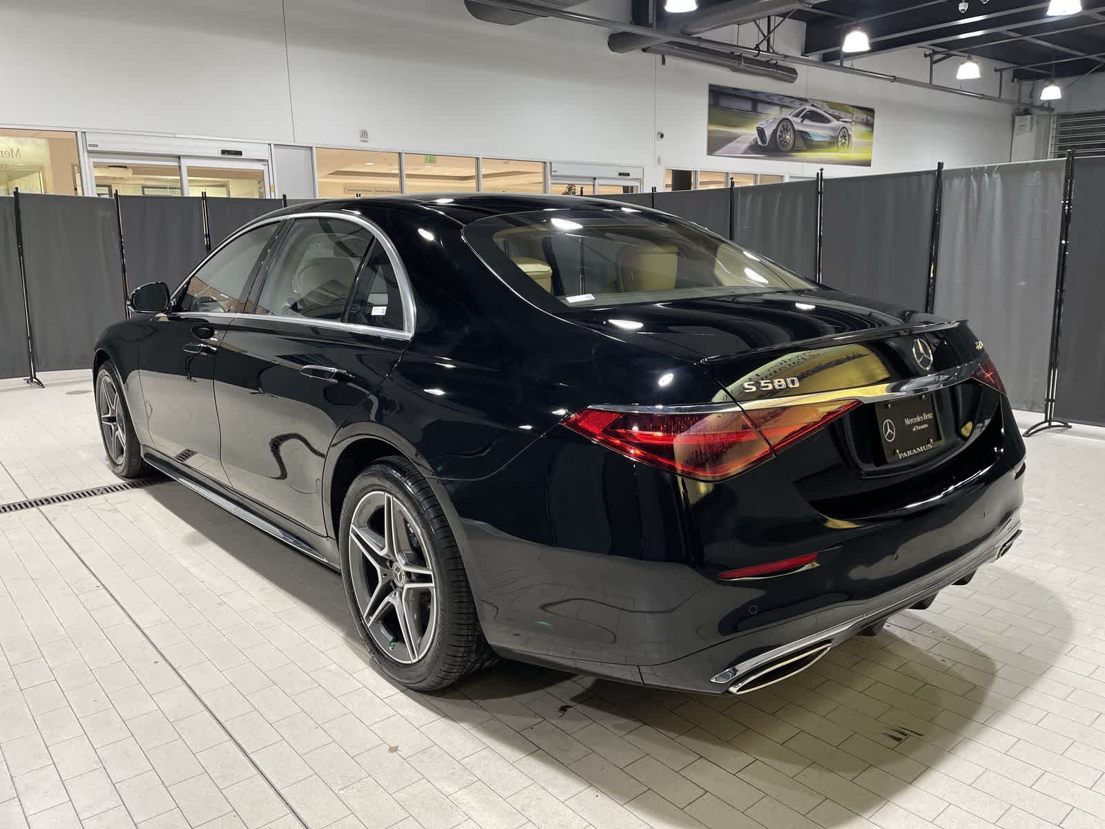 Thumbnail: 2022 Mercedes-Benz S-Class - 16