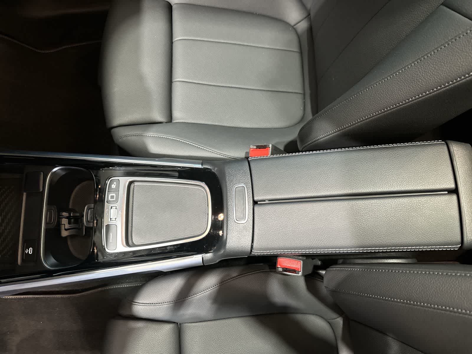 Thumbnail: 2025 Mercedes-Benz GLB - 28