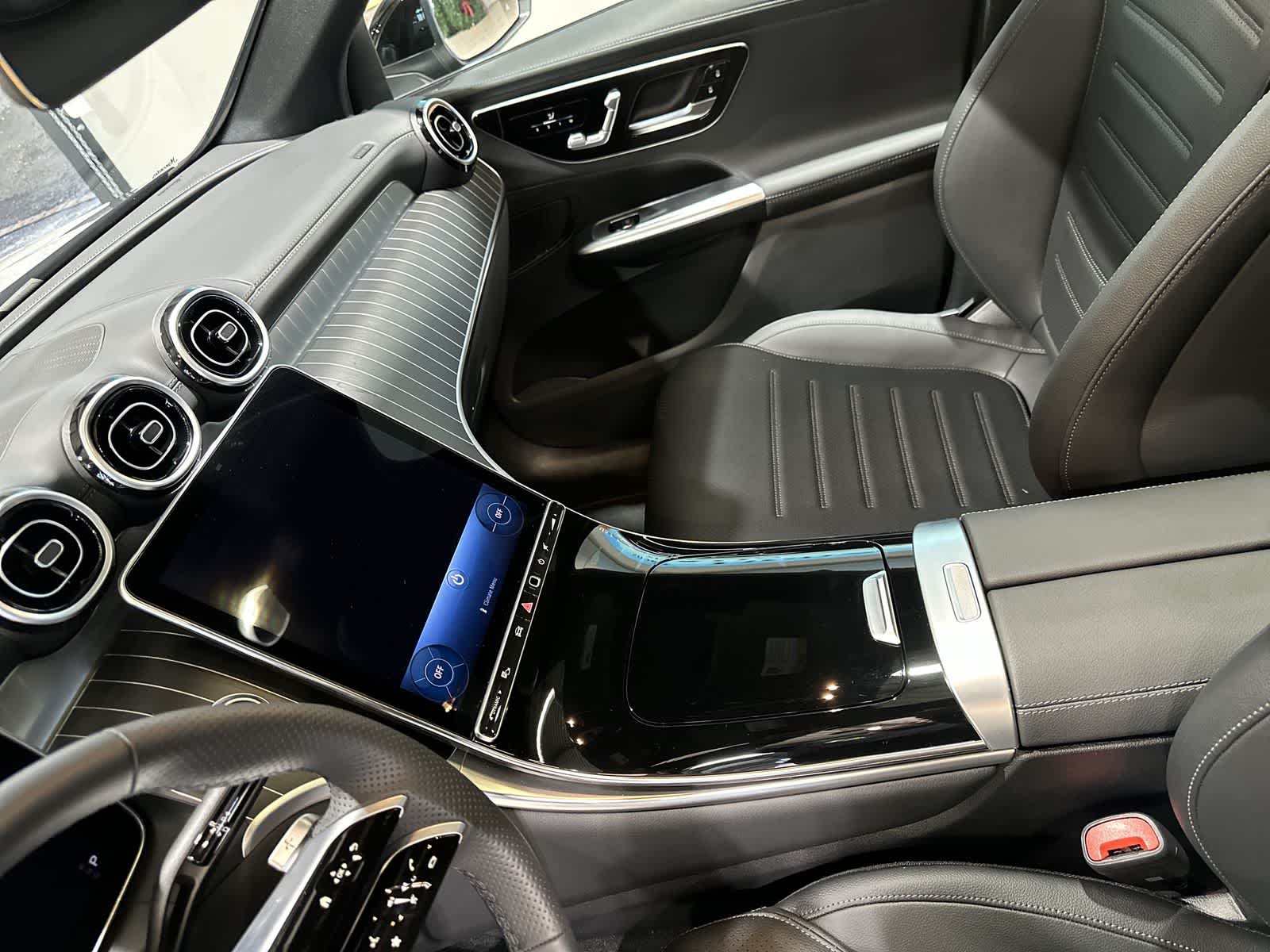 Thumbnail: 2026 Mercedes-Benz GLC - 28