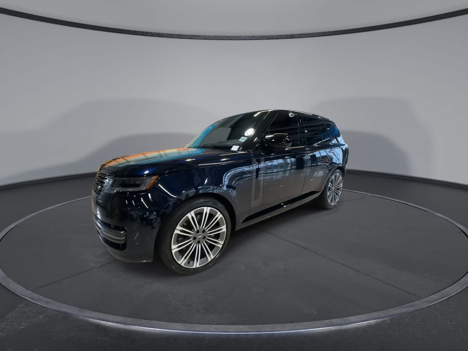 Thumbnail: 2024 Land Rover Range Rover - 4