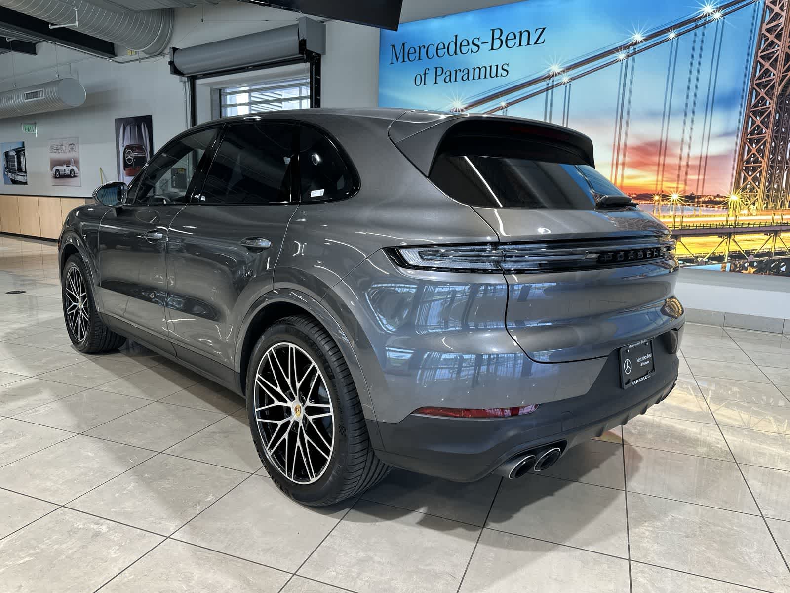 Thumbnail: 2024 Porsche Cayenne - 16