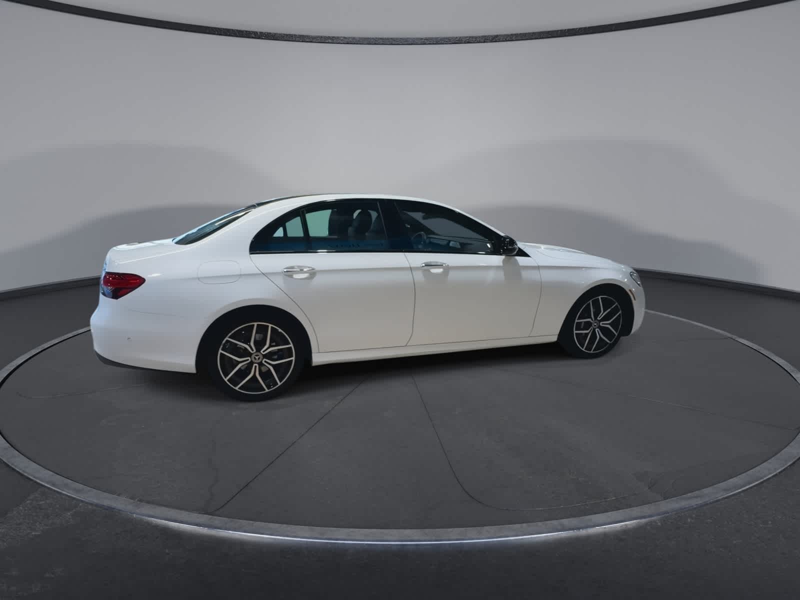 Thumbnail: 2023 Mercedes-Benz E-Class - 12