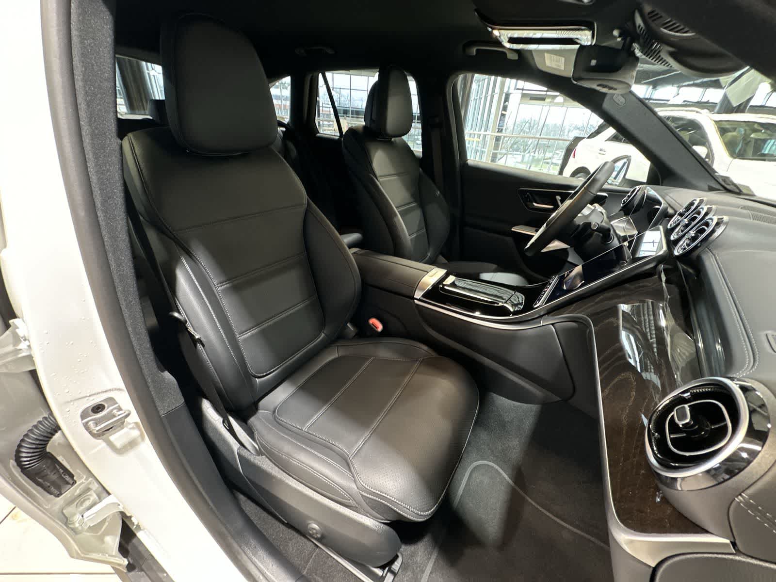 Thumbnail: 2024 Mercedes-Benz GLC - 26