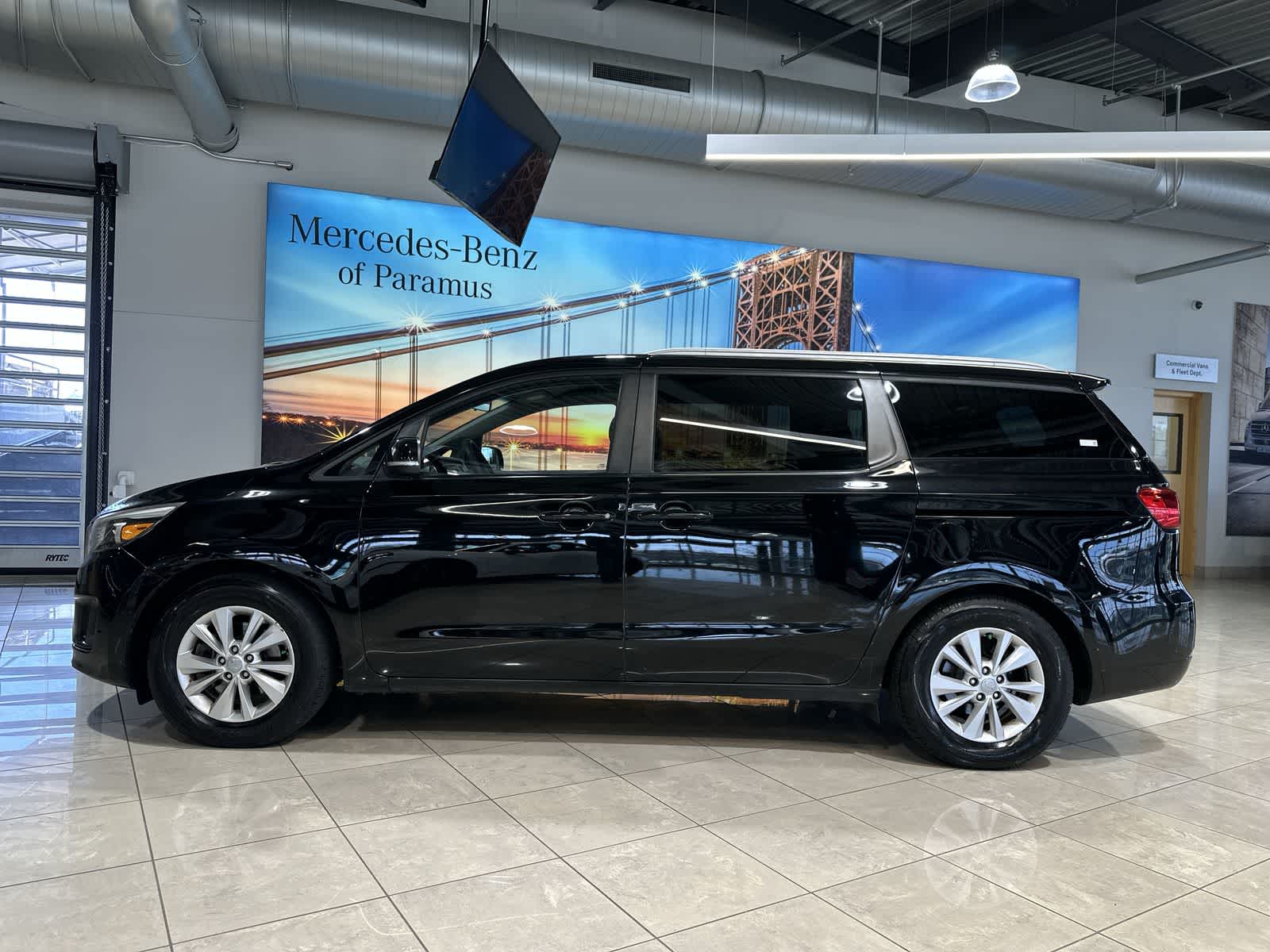 Thumbnail: 2015 Kia Sedona - 15